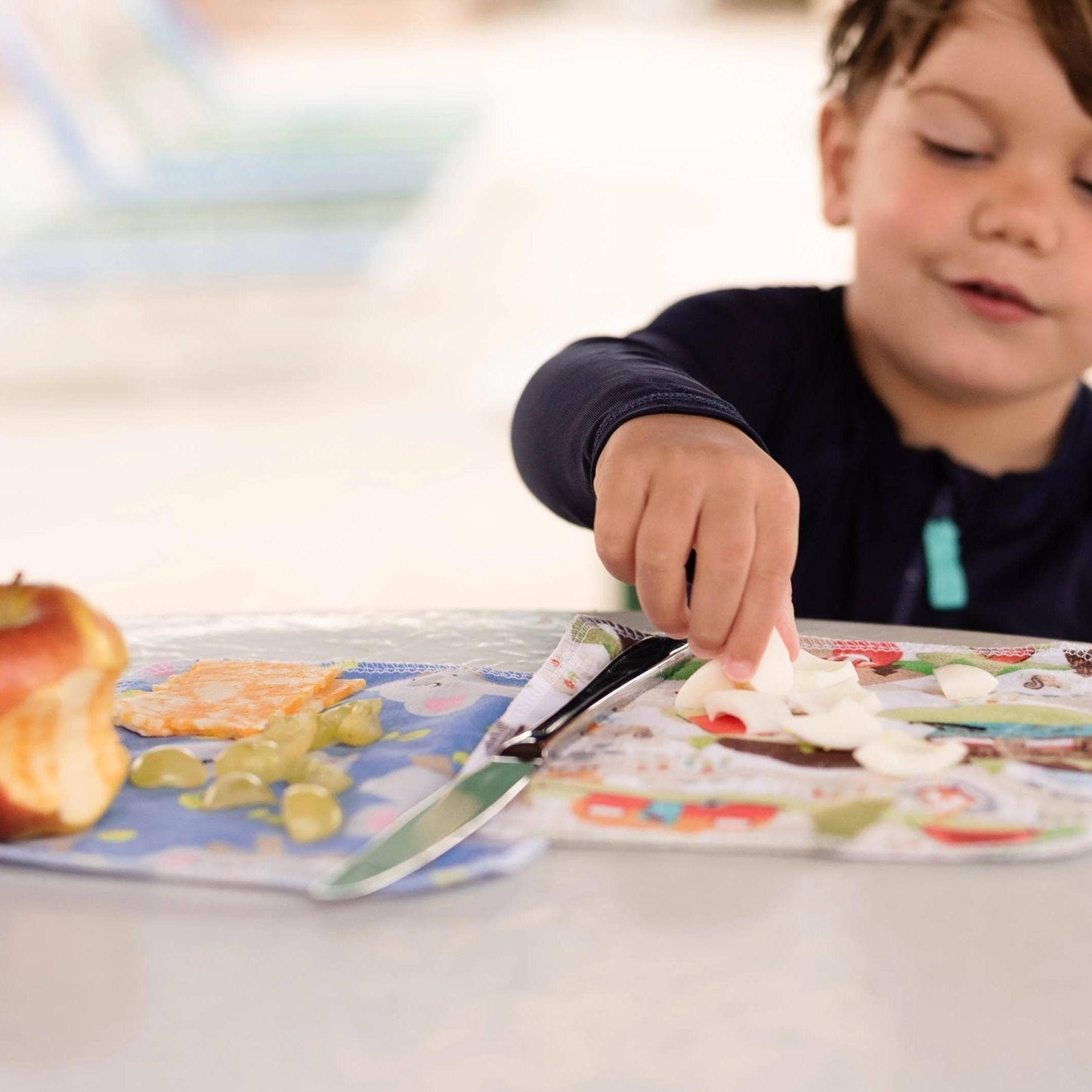Set of six reusable cloth napkins (7” x 8”) in a Vintage Lemons print. Made from 100% cotton flannel, these soft, absorbent, and machine-washable napkins are perfect for lunchboxes, meals, and everyday use. Eco-friendly and durable.