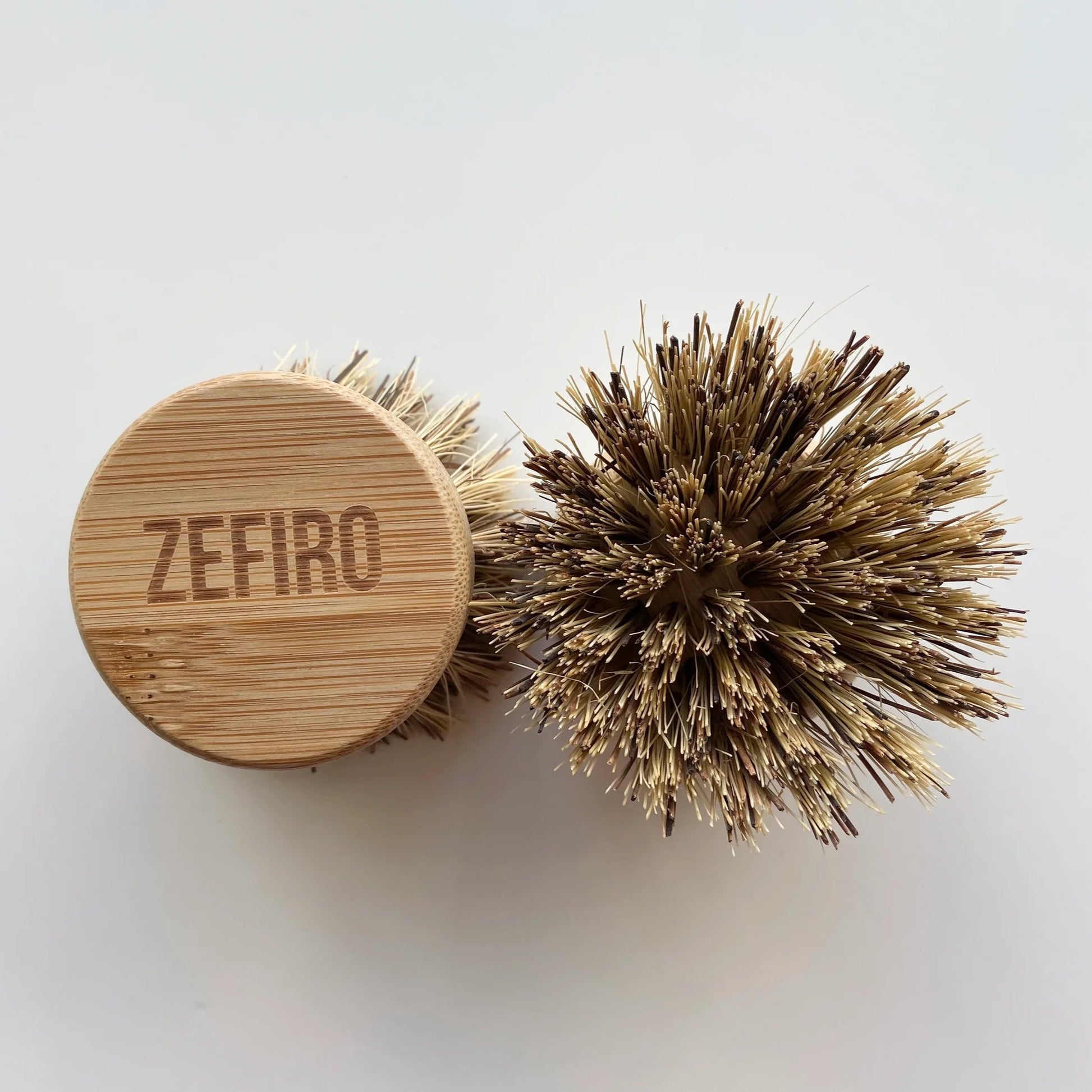 Zefiro Compostable Pot Brush Replacement Head with bamboo and sisal bristles. Eco-friendly, vegan, and compostable alternative to plastic sponges